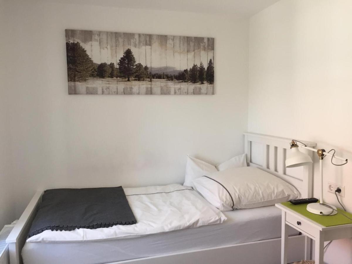 Apartmentvermietung Ingrid Bolkart - Landleben 6 Illertissen Eksteriør billede