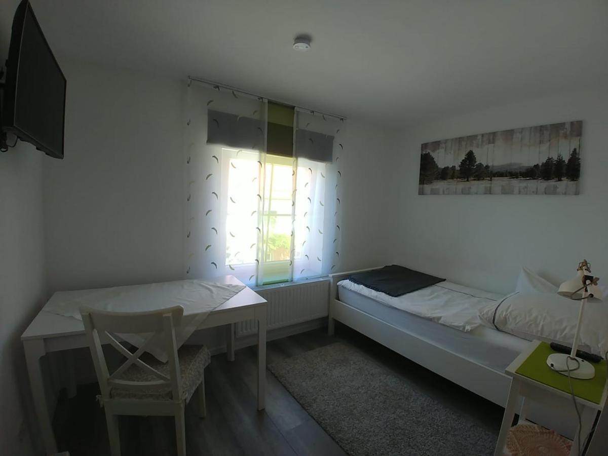 Apartmentvermietung Ingrid Bolkart - Landleben 6 Illertissen Eksteriør billede